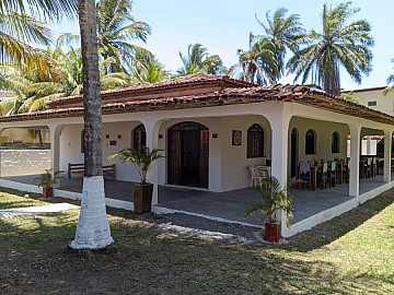 Casa de Praia com Terreno Adjacente
